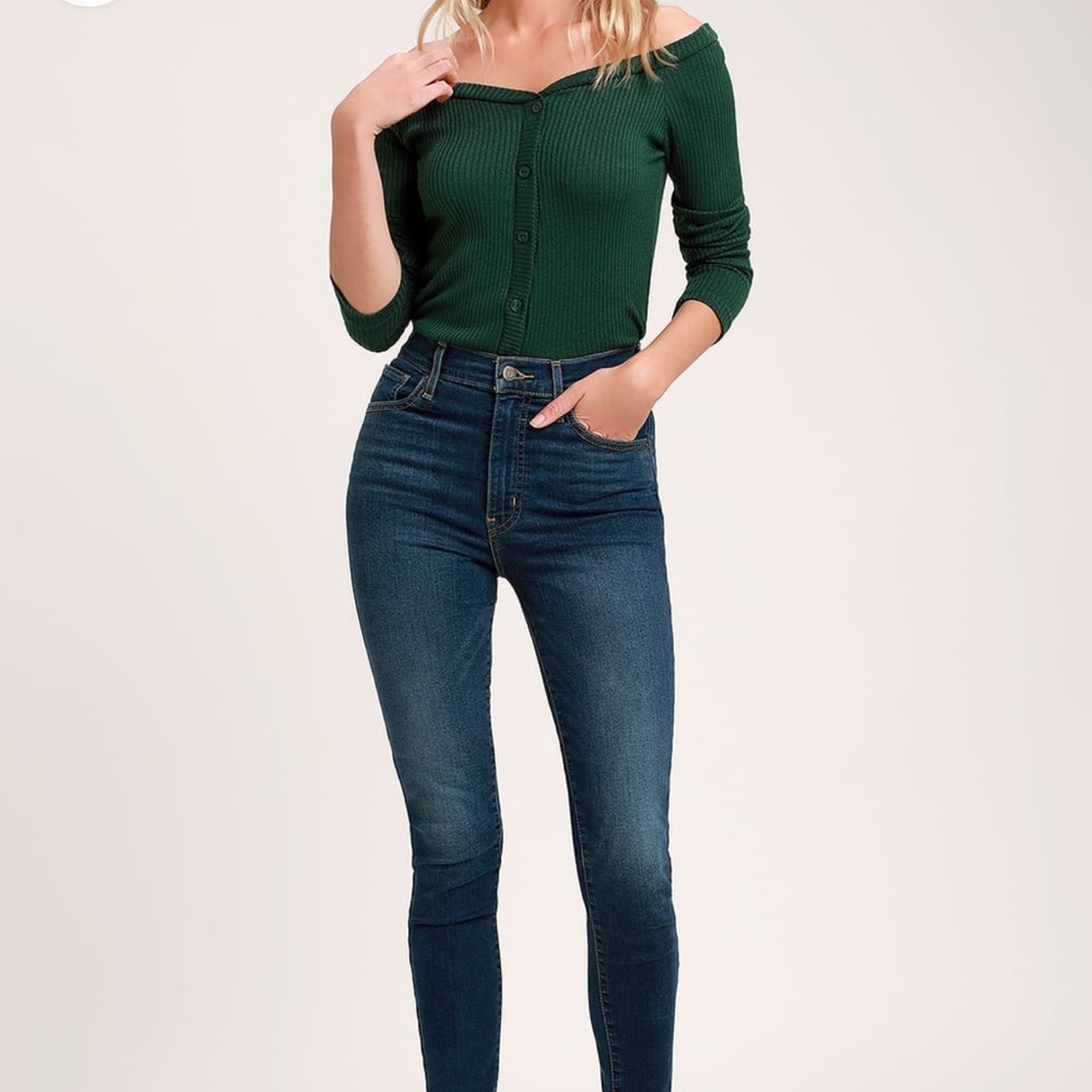 Lulu’s Alyse Dark Green Button-Front Off-the-Shoulder Top